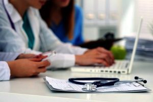 how to report a negligent doctor